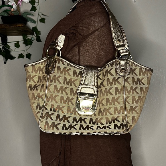 Michael Kors Handbags - Michael Kors Tan Beige Monogram Shoulder Bag with Gold Hardware